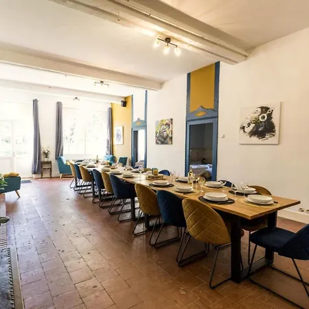 Au Ptit Tcheste Nyaraló *