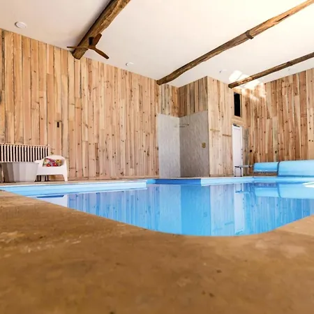 Au Ptit Tcheste Nyaraló *